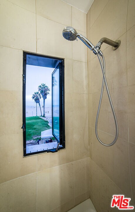 Building Photo - 8 Brooks Ave