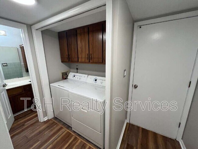 Building Photo - 860 Sable Ridge Dr