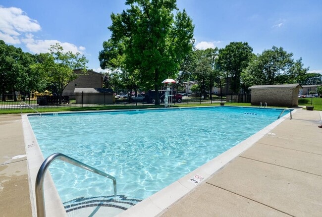 Building Photo - 10808 N 16th Ave