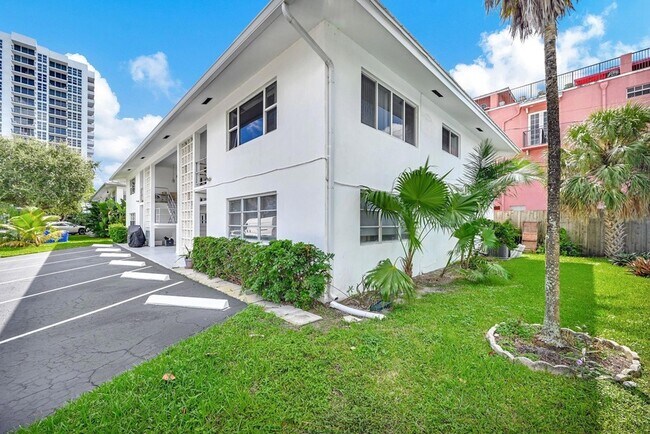 Building Photo - 3208 Colony Club Rd