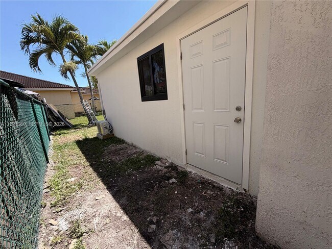 Building Photo - 16536 SW 54th St