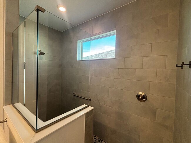 Building Photo - The best of the best in On Top of The World