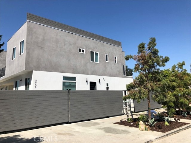 Building Photo - 2909 Alsace Ave