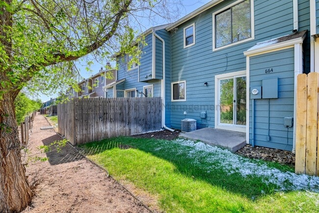 Building Photo - Cute 2-Bedroom Townhouse In Southwest Colorado Springs