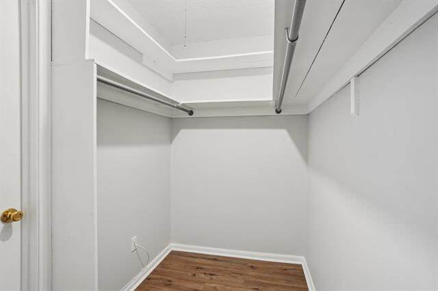 Building Photo - 2700 Whitney Pl