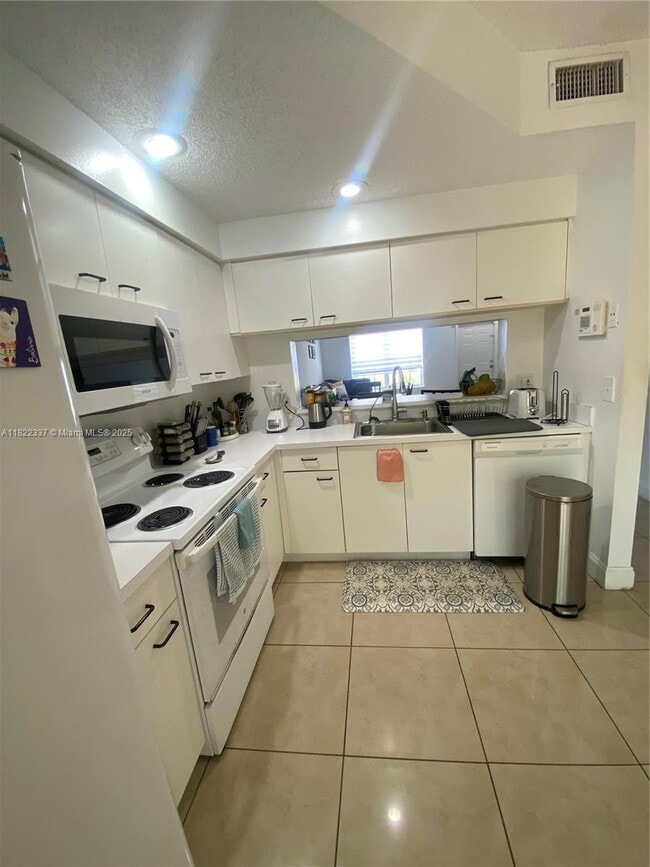 Building Photo - 9962 NW 56th Pl
