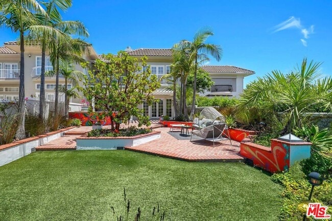 Building Photo - 2305 Canyonback Rd