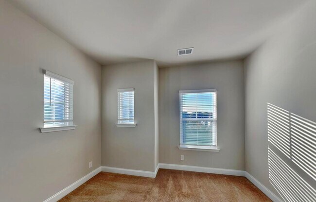 Building Photo - Townhouse Ready Now Townhouse Ready Now