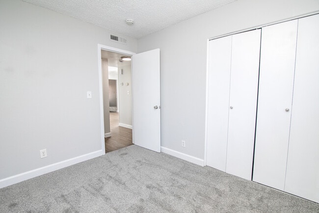 Building Photo - Gorgeous Duplex in Rancho Cordova!