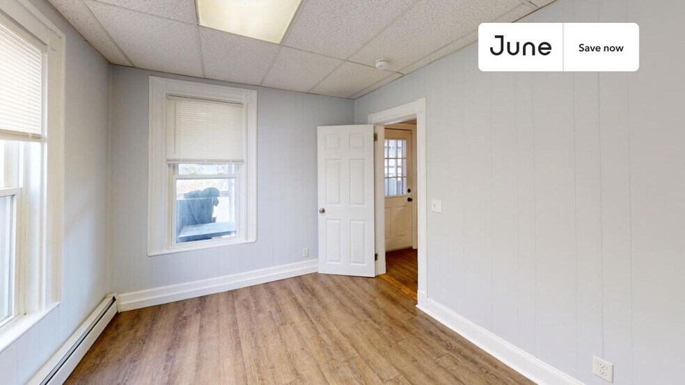 Building Photo - 6 7th St