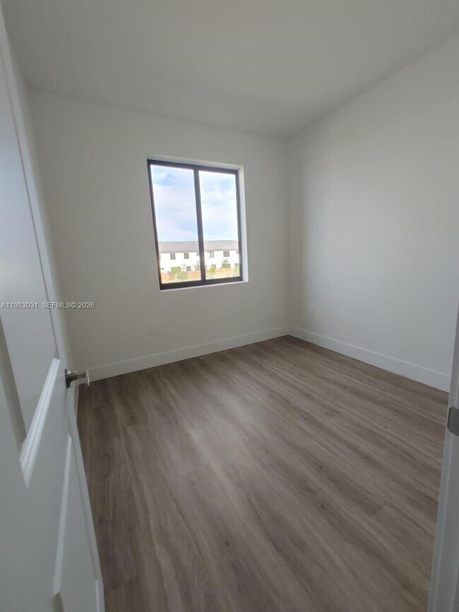 Building Photo - 1280 N Flagler Ave