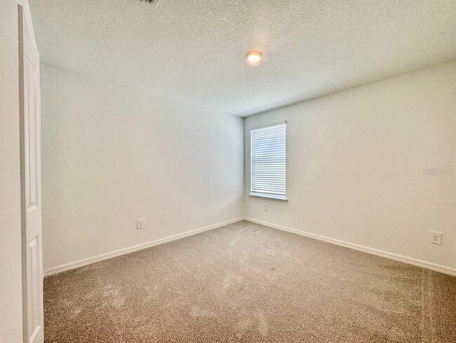 Building Photo - 17554 Pleasantview Blvd