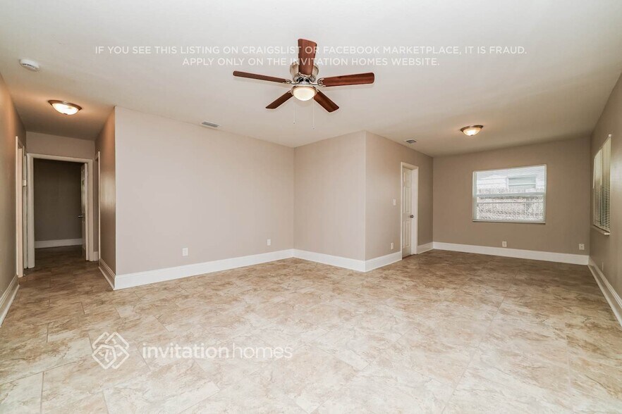 Building Photo - 3704 N Clearfield Ave