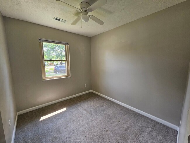 Building Photo - 7779 Cedar Wood Cir