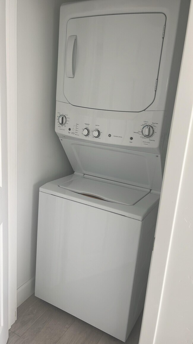 Building Photo - 1807 Donax Ave