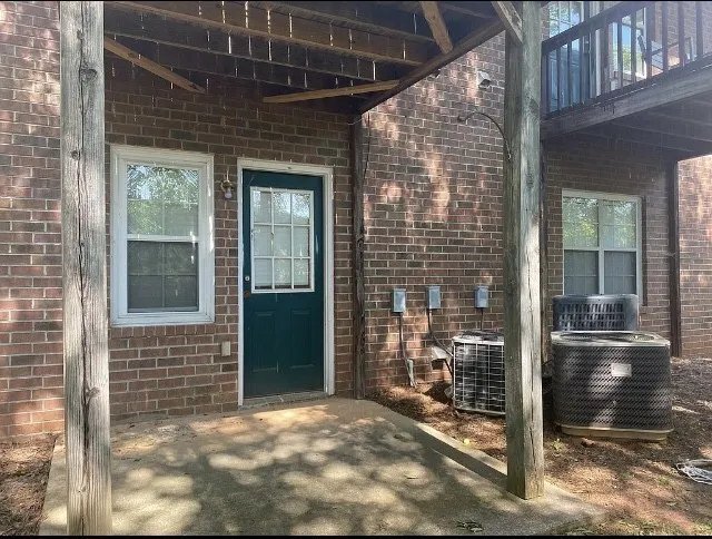 Building Photo - 100 Woodstone Dr