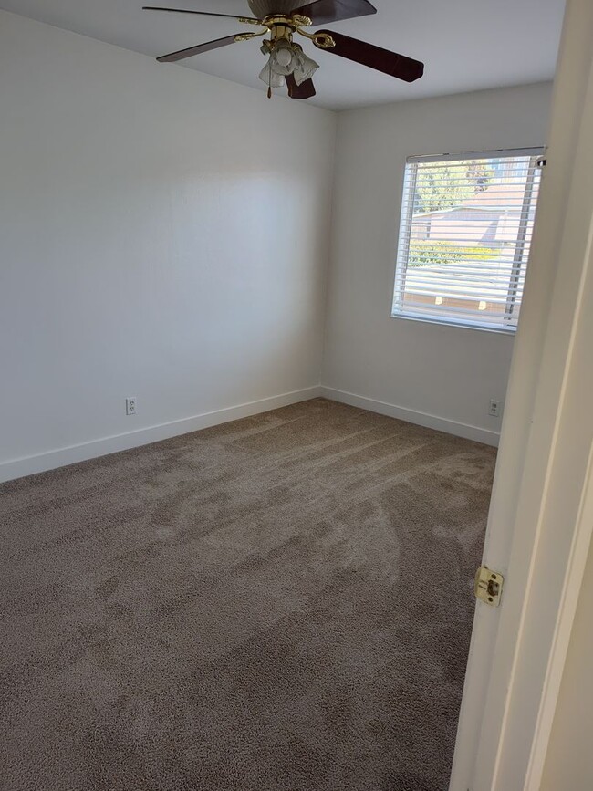 Building Photo - Two Bedroom unit, Ideal Location, Castro V...