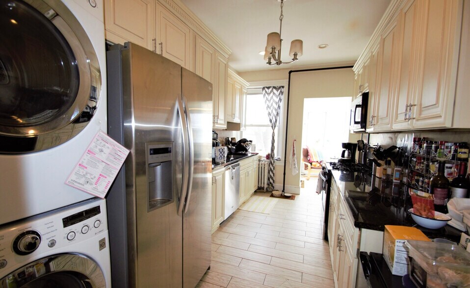 Primary Photo - 11 Babcock St