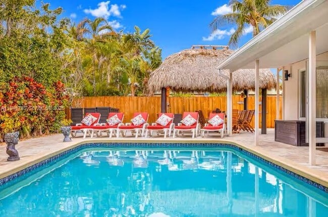 Building Photo - 1960 Coral Reef Dr