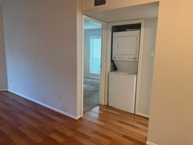 Building Photo - 2120 El Paseo St