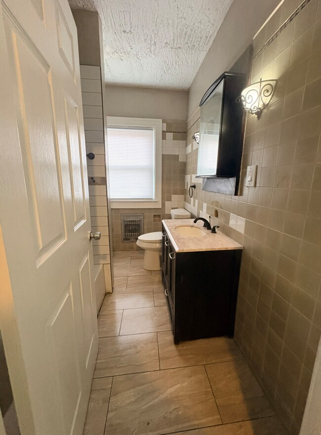 Building Photo - 2245 Glynn Ct