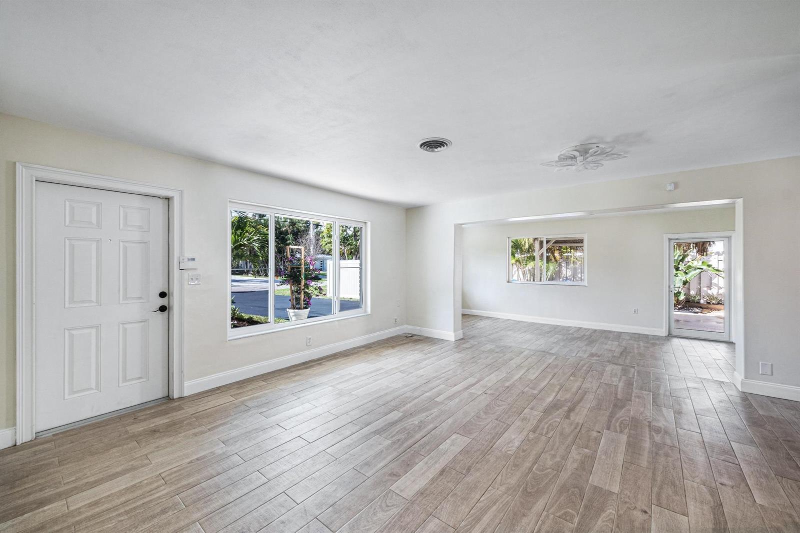 Building Photo - 2611 NE 16th St