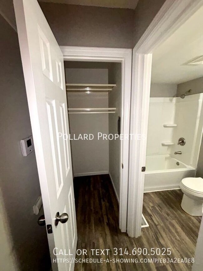 Building Photo - 300 Arlington Way