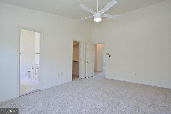 Building Photo - 7415 Gillingham Row