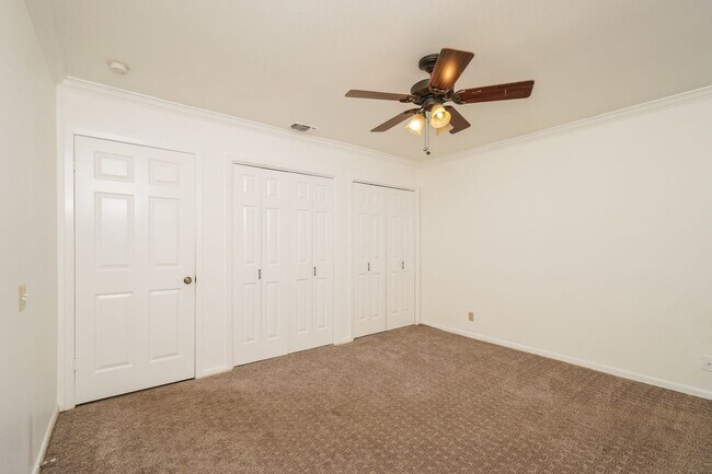 Building Photo - Fredericksburg_8415