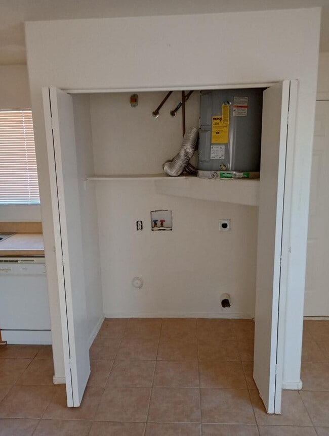 Building Photo - 2 bedroom in Arizona City AZ 85123