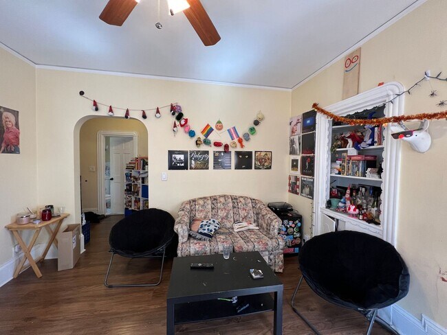 Building Photo - 21 Chandler St