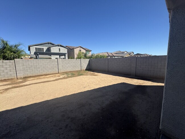 Building Photo - 23024 E Watford Dr
