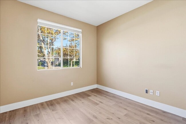 Building Photo - 3424 Babson Dr