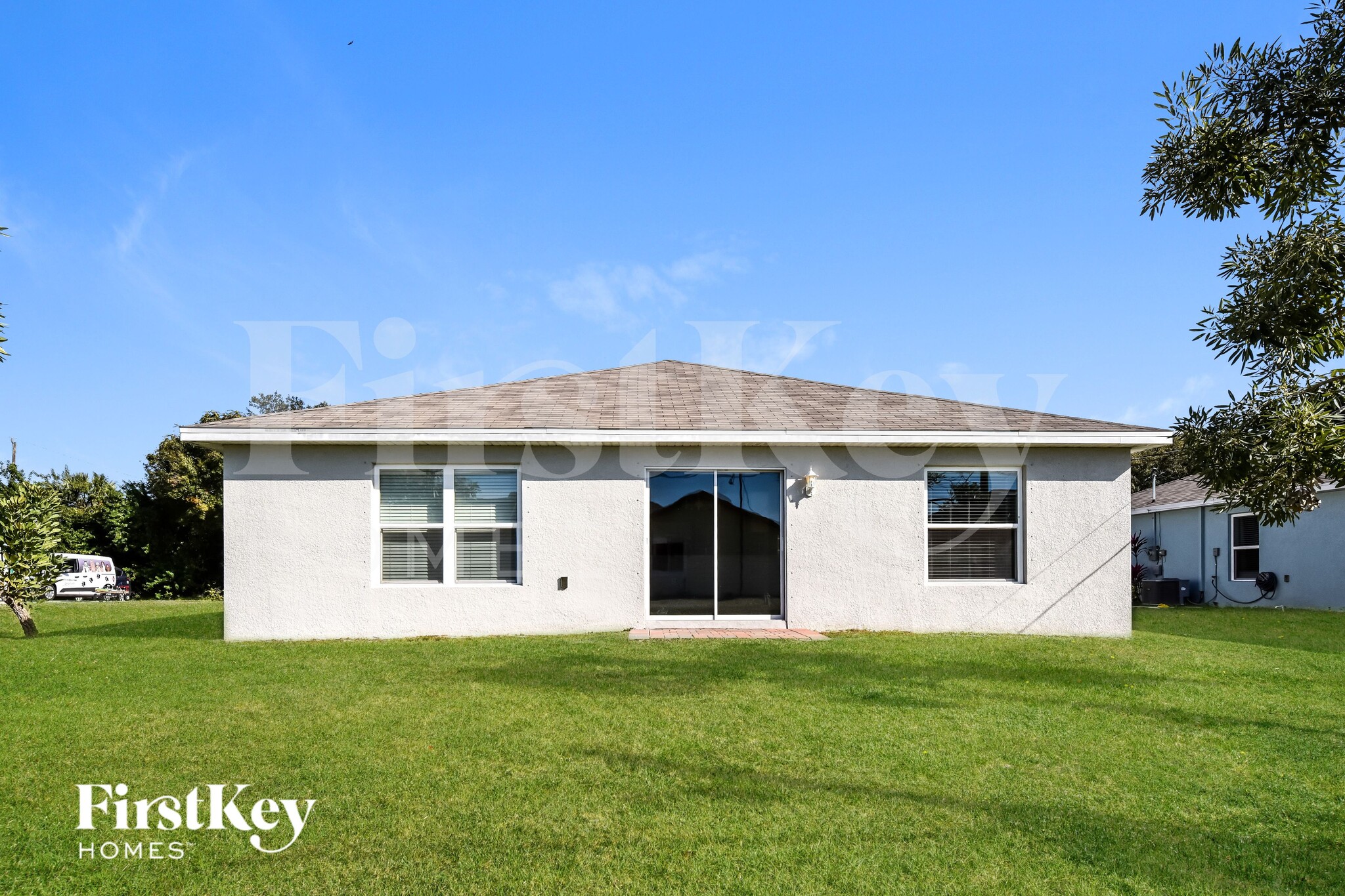 Building Photo - 1195 Desmond St