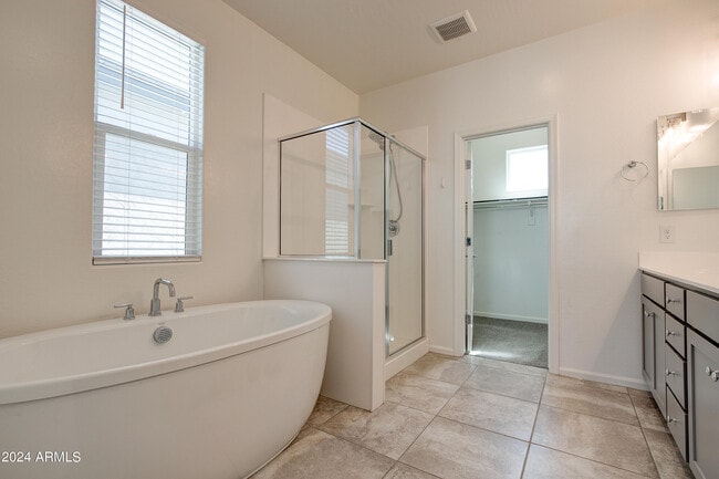 Building Photo - 15717 W Polk St