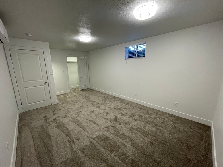 Building Photo - 175 S 400 E