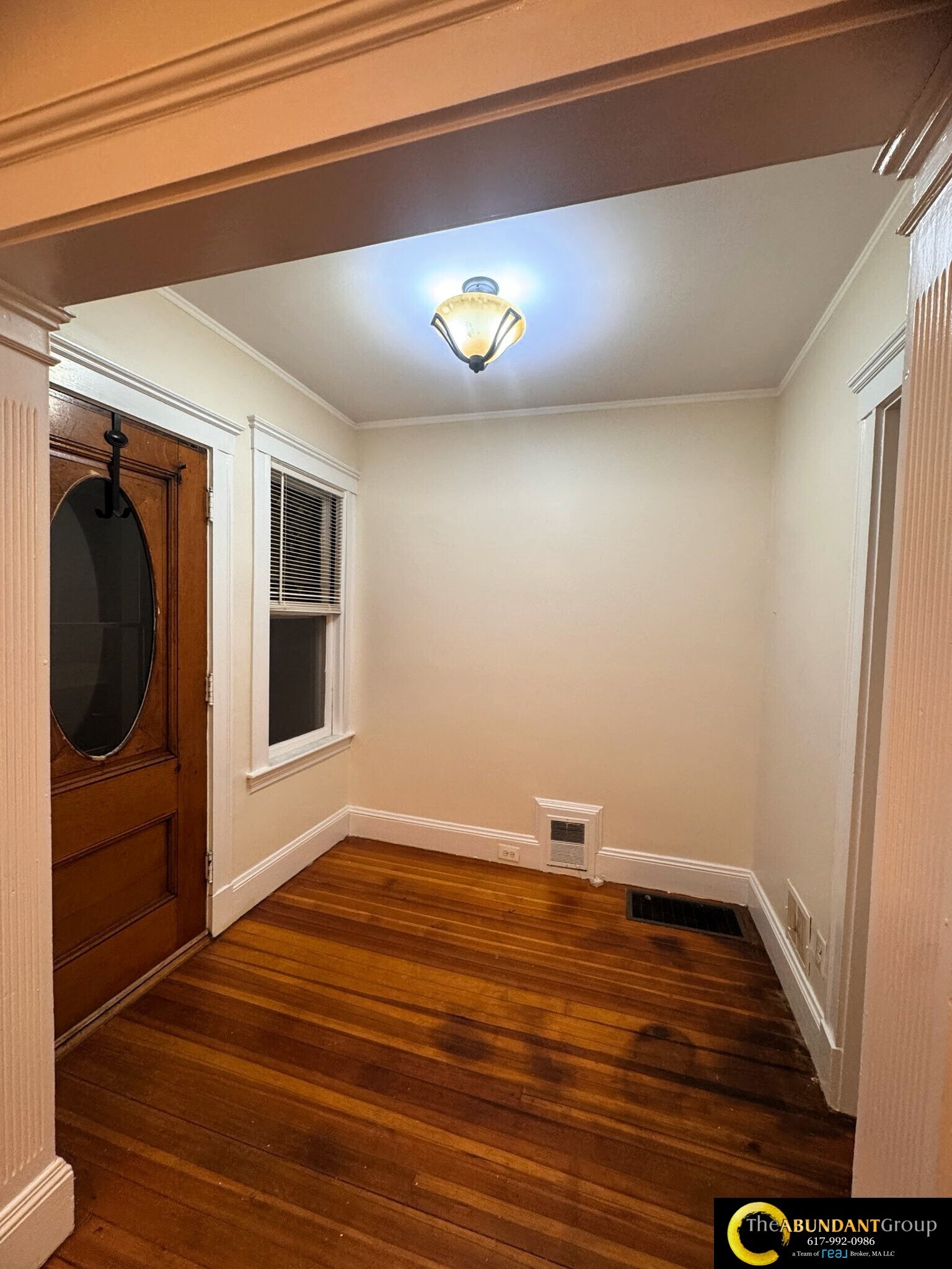 Building Photo - 11 Fairfield St