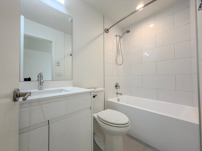 Building Photo - Newer Construction 2bd/2bth Madison Valley Townhome, $3,400/mo.