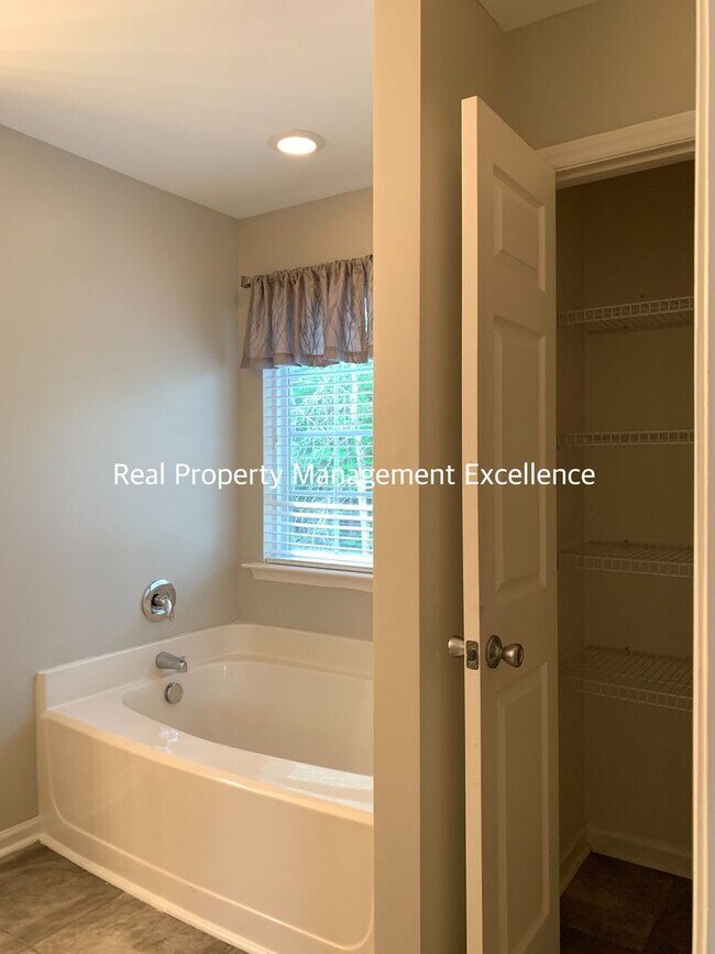 Building Photo - Amazingly Spacious Residence, Available In...