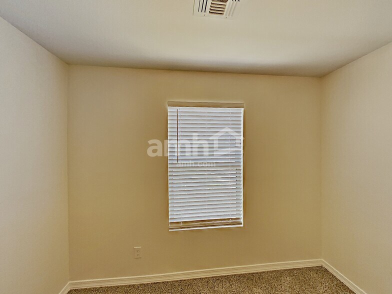 Building Photo - 8841 E Portobello Ave