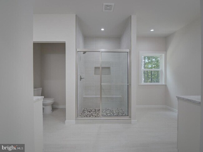 Building Photo - 14750 Jordan Ln