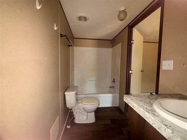 Building Photo - 541 Simmons Dr