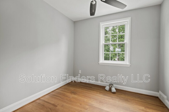 Building Photo - 1812 Edgewood Rd