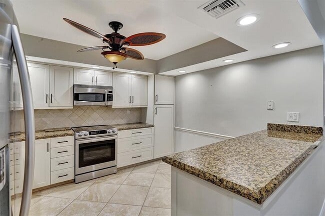Building Photo - 6012 Glendale Dr
