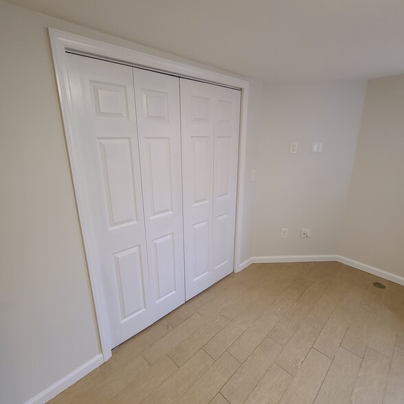 Large Closets - 251 46th St