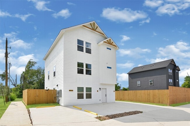 Building Photo - 8023 Birmingham St