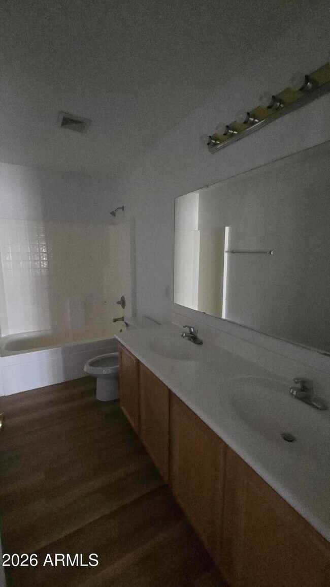 Building Photo - 1693 E Ebony Pl