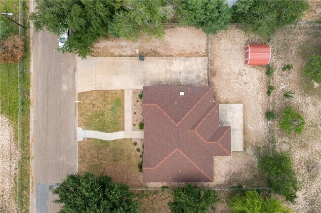 Building Photo - 2403 Sunset Ln