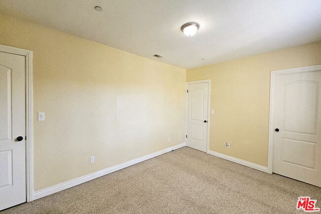 Building Photo - 1432 1/2 Ricardo St