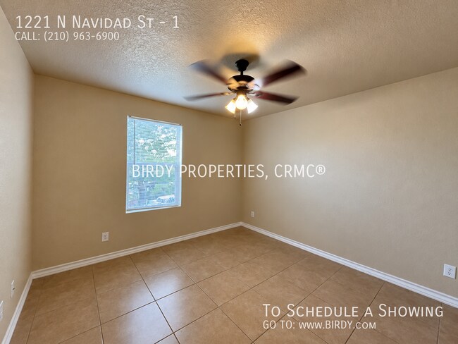 Building Photo - 1221 N Navidad St
